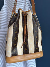 Lade das Bild in den Galerie-Viewer, LOUIS VUITTON NOÉ GRANDE RAYURES
