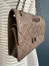 Lade das Bild in den Galerie-Viewer, CHANEL 2.55 DOUBLE FLAP

