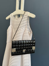 Lade das Bild in den Galerie-Viewer, CHANEL CLUTCH
