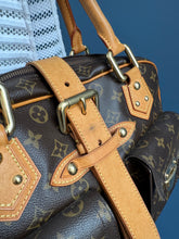 Lade das Bild in den Galerie-Viewer, LOUIS VUITTON MANHATTAN
