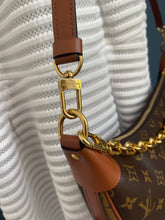 Lade das Bild in den Galerie-Viewer, LOUIS VUITTON LOOP HOBO
