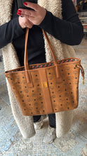 Lade das Bild in den Galerie-Viewer, MCM SHOPPER MEDIUM
