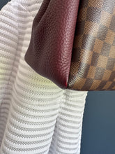 Lade das Bild in den Galerie-Viewer, LOUIS VUITTON BRITTANY
