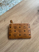 Lade das Bild in den Galerie-Viewer, MCM CARDHOLDER

