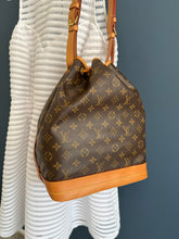 Lade das Bild in den Galerie-Viewer, LOUIS VUITTON NOÉ GRANDE
