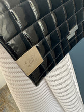 Lade das Bild in den Galerie-Viewer, CHANEL CLUTCH
