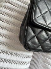 Lade das Bild in den Galerie-Viewer, CHANEL VINTAGE CLASSIC FLAP BAG
