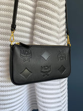 Lade das Bild in den Galerie-Viewer, MCM AREN CROSSBODY
