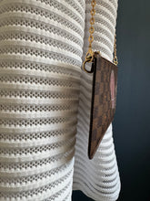 Lade das Bild in den Galerie-Viewer, LOUIS VUITTON CLUTCH
