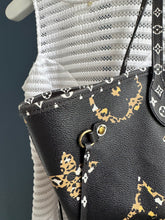 Lade das Bild in den Galerie-Viewer, LOUIS VUITTON NEVERFULL JUNGLE

