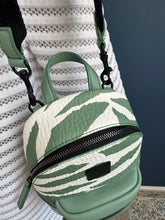 Lade das Bild in den Galerie-Viewer, MCM MINI RUCKSACK
