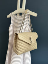 Lade das Bild in den Galerie-Viewer, YSL LOULOU MEDIUM
