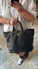 Lade das Bild in den Galerie-Viewer, PRADA SHOPPER
