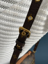 Lade das Bild in den Galerie-Viewer, LOUIS VUITTON MÉTIS
