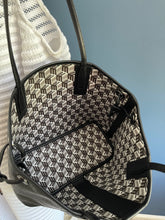 Lade das Bild in den Galerie-Viewer, MCM SHOPPER SMALL
