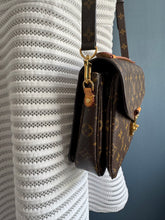 Lade das Bild in den Galerie-Viewer, LOUIS VUITTON MÉTIS
