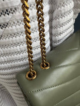 Lade das Bild in den Galerie-Viewer, YSL LOULOU SMALL
