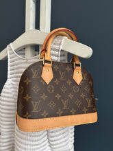 Lade das Bild in den Galerie-Viewer, LOUIS VUITTON ALMA BB

