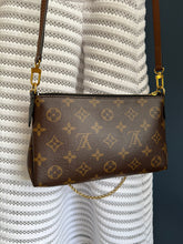 Lade das Bild in den Galerie-Viewer, LOUIS VUITTON PALLAS CLUTCH
