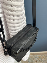 Lade das Bild in den Galerie-Viewer, LOUIS VUITTON MINI SOFT TRUNK
