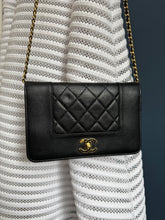 Lade das Bild in den Galerie-Viewer, CHANEL MADEMOISELLE WOC
