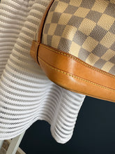 Lade das Bild in den Galerie-Viewer, LOUIS VUITTON NOÉ GRANDE
