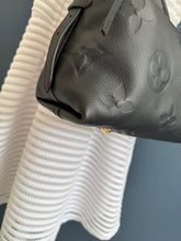 Lade das Bild in den Galerie-Viewer, LOUIS VUITTON CARRYALL MM
