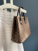 Lade das Bild in den Galerie-Viewer, LOUIS VUITTON KENSINGTON
