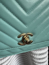 Lade das Bild in den Galerie-Viewer, CHANEL WOC
