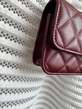 Lade das Bild in den Galerie-Viewer, CHANEL WOC
