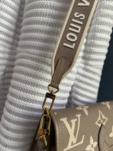 Lade das Bild in den Galerie-Viewer, LOUIS VUITTON DIANE BICOLOR EMPREINTE
