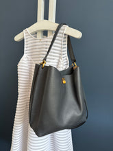 Lade das Bild in den Galerie-Viewer, MCM BEUTEL
