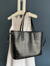 Lade das Bild in den Galerie-Viewer, MCM SHOPPER MEDIUM
