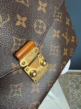 Lade das Bild in den Galerie-Viewer, LOUIS VUITTON MÉTIS
