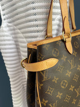 Lade das Bild in den Galerie-Viewer, LOUIS VUITTON BATIGNOLLES
