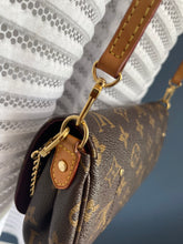Lade das Bild in den Galerie-Viewer, LOUIS VUITTON FAVORITE PM
