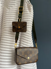 Lade das Bild in den Galerie-Viewer, LOUIS VUITTON STREP &amp; GO
