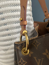 Lade das Bild in den Galerie-Viewer, LOUIS VUITTON GRACEFUL MM
