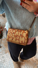 Lade das Bild in den Galerie-Viewer, MCM CROSSBODY
