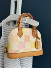 Lade das Bild in den Galerie-Viewer, LOUIS VUITTON ALMA BB
