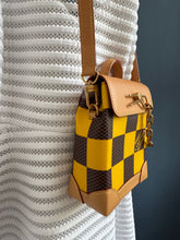 Lade das Bild in den Galerie-Viewer, LOUIS VUITTON NANO STRAMER BAG
