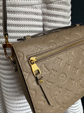 Lade das Bild in den Galerie-Viewer, LOUIS VUITTON MÉTIS EMPREINTE
