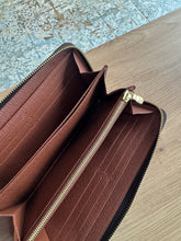 Lade das Bild in den Galerie-Viewer, LOUIS VUITTON ZIPPY
