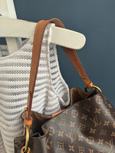Lade das Bild in den Galerie-Viewer, LOUIS VUITTON GRACEFUL MM
