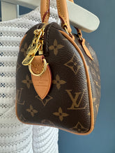 Lade das Bild in den Galerie-Viewer, LOUIS VUITTON SPEEDY 20
