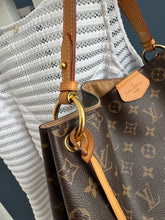 Lade das Bild in den Galerie-Viewer, LOUIS VUITTON GRACEFUL MM
