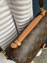 Lade das Bild in den Galerie-Viewer, LOUIS VUITTON MÉTIS
