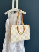 Lade das Bild in den Galerie-Viewer, LOUIS VUITTON ONTHEGO MM
