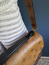Lade das Bild in den Galerie-Viewer, LOUIS VUITTON MÉTIS REVERSE
