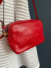 Lade das Bild in den Galerie-Viewer, PRADA CROSSBODY
